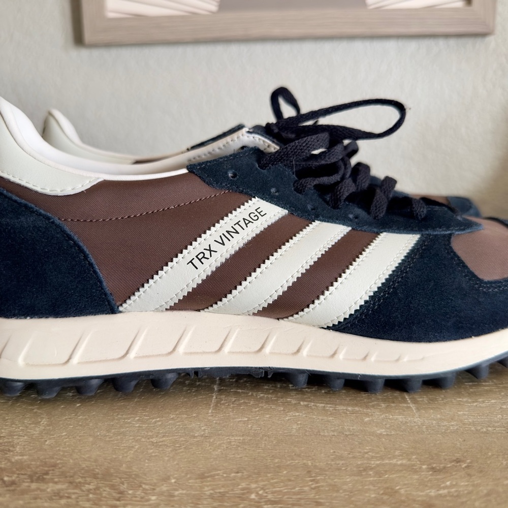 Men’s Adidas Vintage Style Track Sneaker